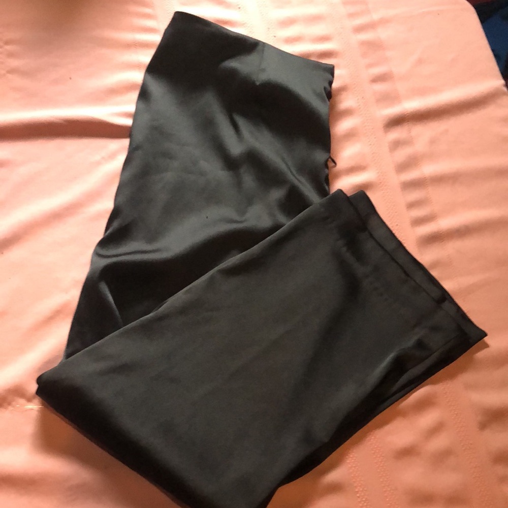 Roses & Ali black crop slacks 14 / back zipper/ flat front/ silky/straight leg